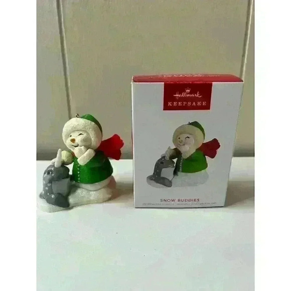 Hallmark Keepsake 2022 Snow Buddies Ornament NIB - Picture 1 of 11